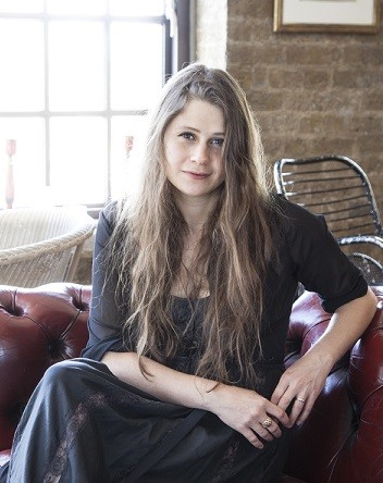 Bild på Lucy Kirkwood