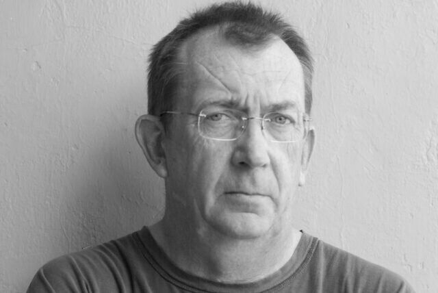 RON HUTCHINSON - Dramatiker hos Colombine Teaterförlag