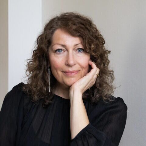 ELISABETH ÅSBRINK - Dramatiseringsrättigheter hos Colombine Teaterförlag