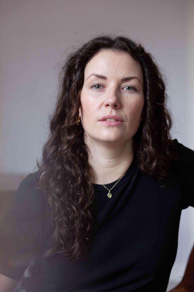 ASTRID MENASANCH TOBIESON - Dramatiker hos Colombine Teaterförlag