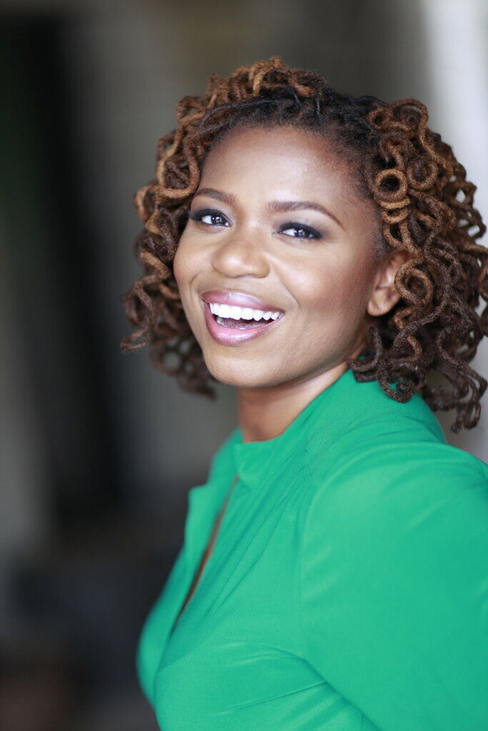 KATORI HALL - Dramatiker hos Colombine Teaterförlag