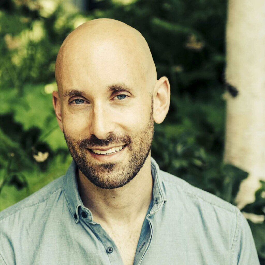 EVAN PLACEY - Dramatiker hos Colombine Teaterförlag